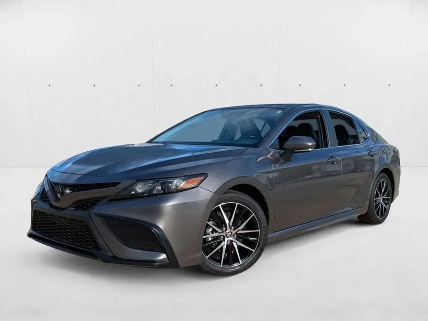2024 Toyota Camry SE photo 1