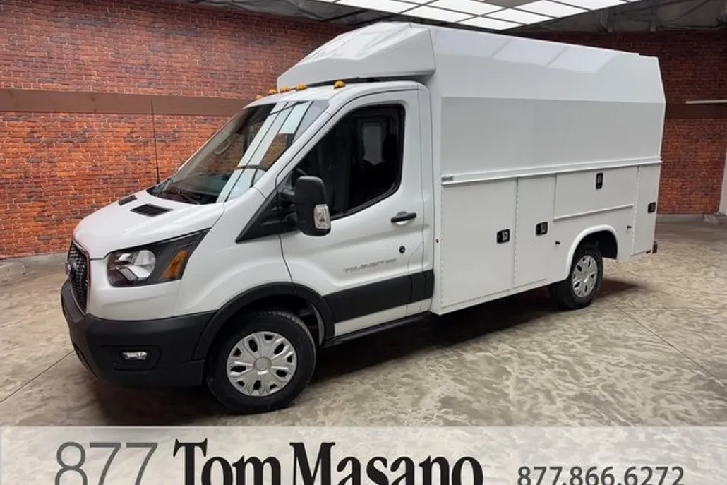 2024 Ford Transit Cutaway photo 1