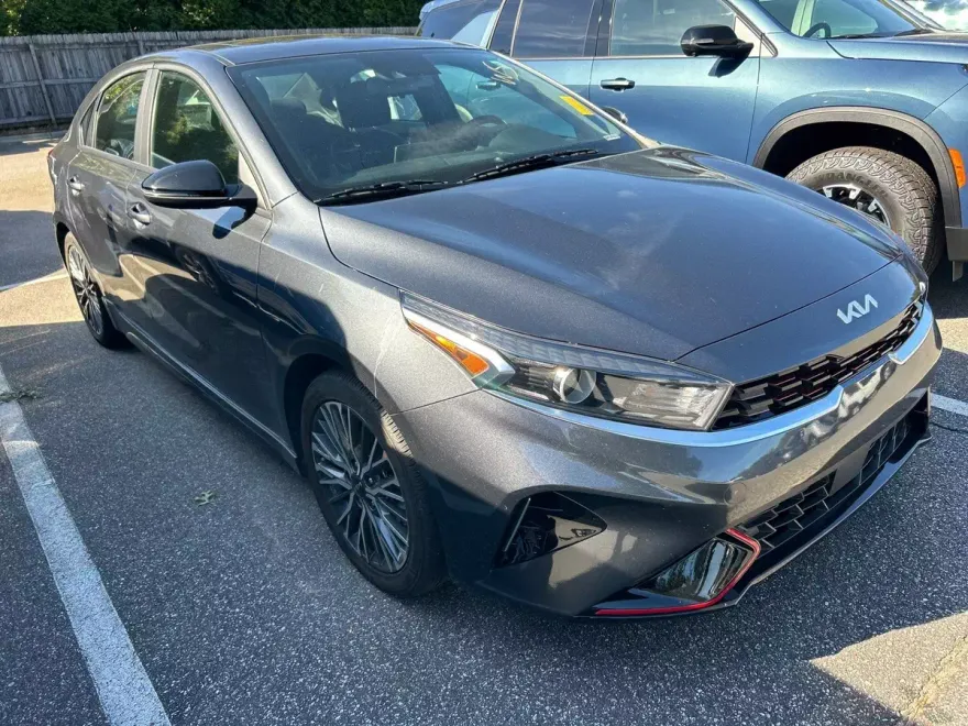2022 Kia Forte GT-Line photo 1