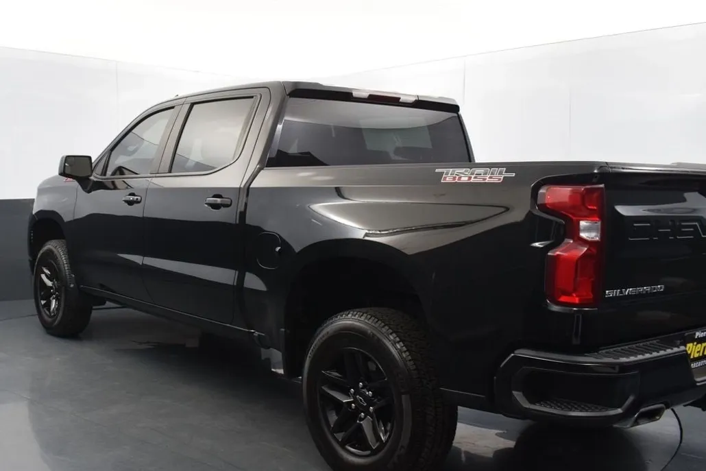 2022 Chevrolet Silverado 1500 LT Trail Boss photo 1