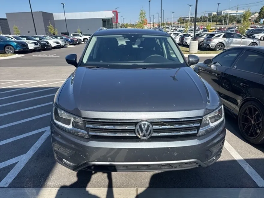 2020 Volkswagen Tiguan SEL photo 1