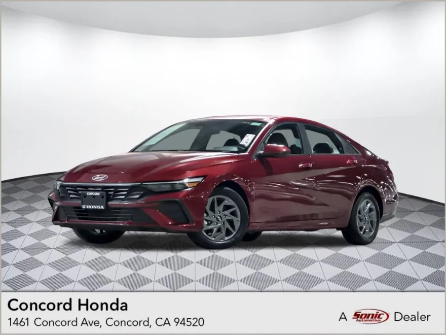 2024 Hyundai Elantra SEL photo 1