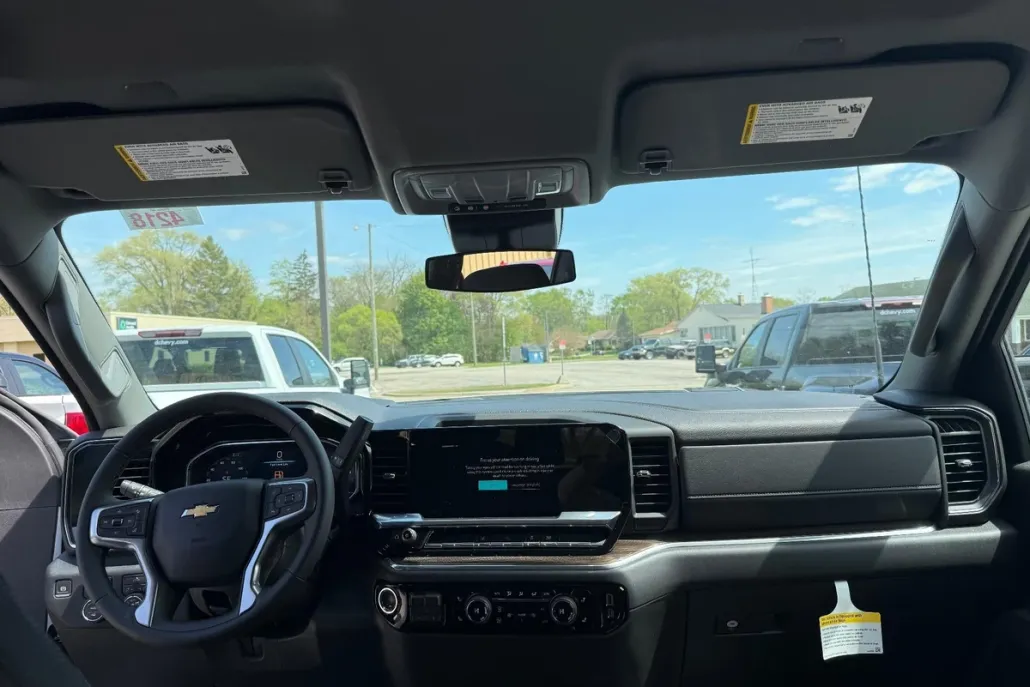 2025 Chevrolet Silverado 3500HD LT photo 1