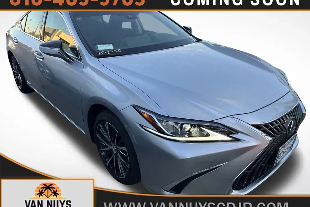 2022 Lexus ES 300h photo 1