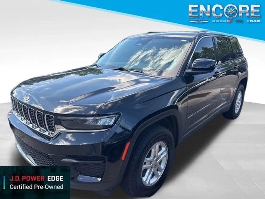 2023 Jeep Grand Cherokee Laredo photo 1
