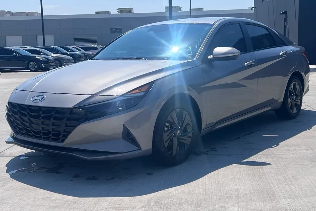 2023 Hyundai Elantra Hybrid Blue photo 1