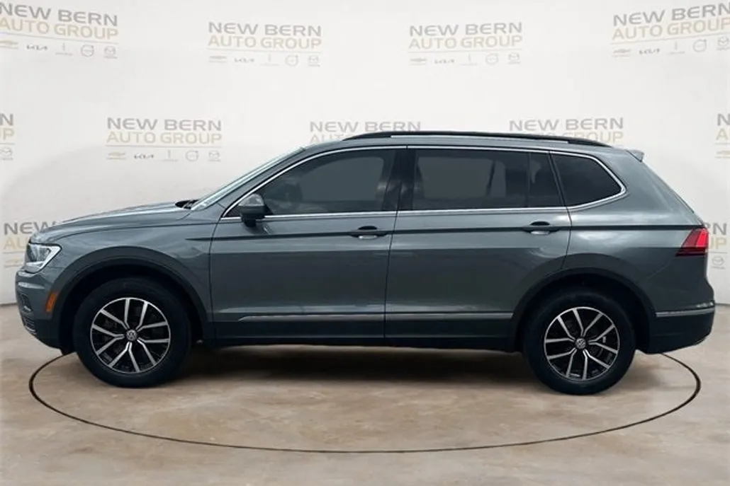 2021 Volkswagen Tiguan SE photo 1