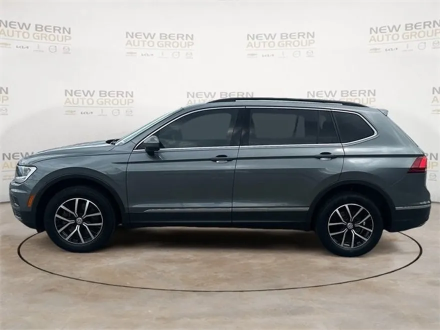 2021 Volkswagen Tiguan SE photo 1