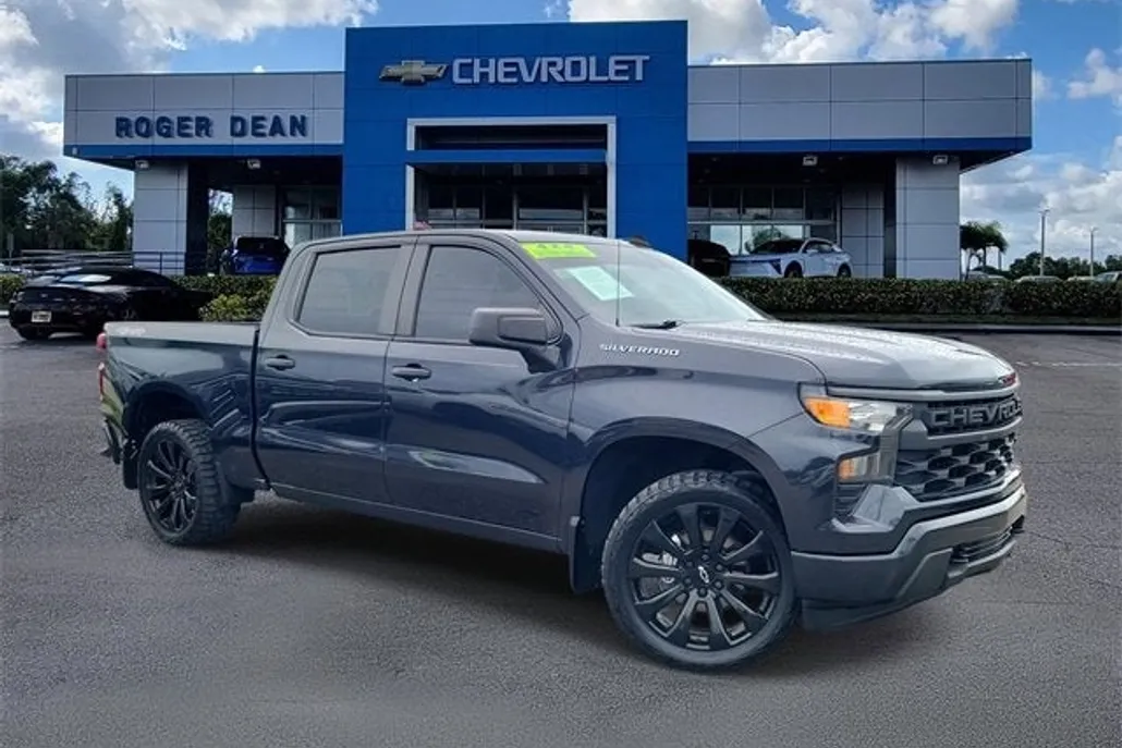 2022 Chevrolet Silverado 1500 Custom photo 1