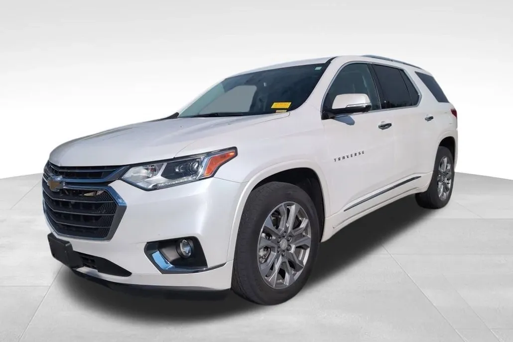2021 Chevrolet Traverse Premier photo 1