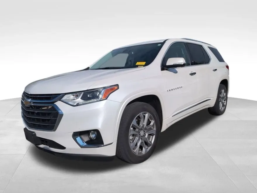 2021 Chevrolet Traverse Premier photo 1