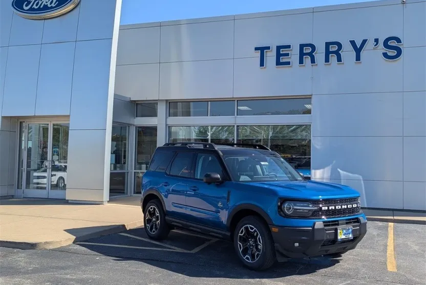 2025 Ford Bronco Sport Outer Banks photo 1