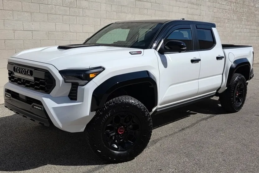 2025 Toyota Tacoma TRD Pro 4x4 photo 1