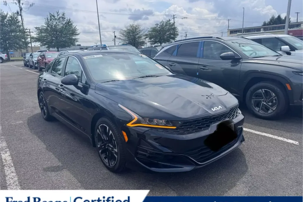 2022 Kia K5 GT-Line photo 1