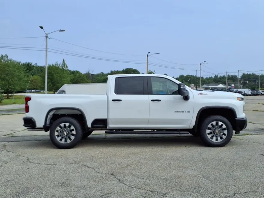 2025 Chevrolet Silverado 2500HD Custom photo 1