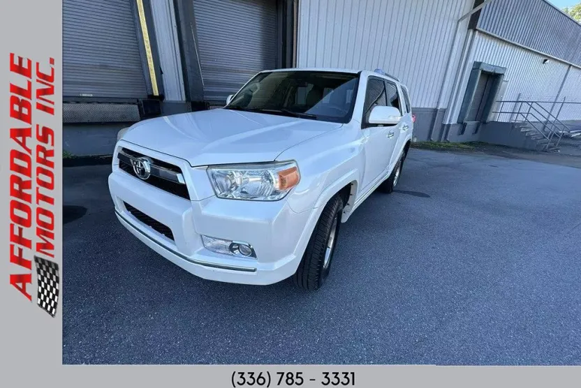 2013 Toyota 4Runner SR5 4WD photo 1