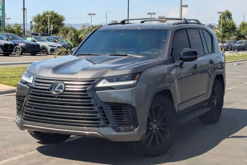 2024 Lexus LX 600 Luxury photo 1