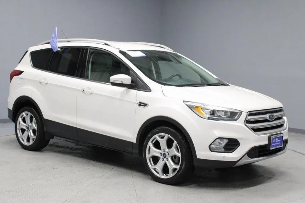 2019 Ford Escape Titanium photo 1