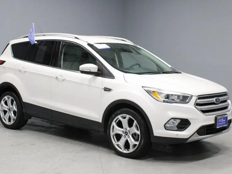 2019 Ford Escape Titanium photo 1