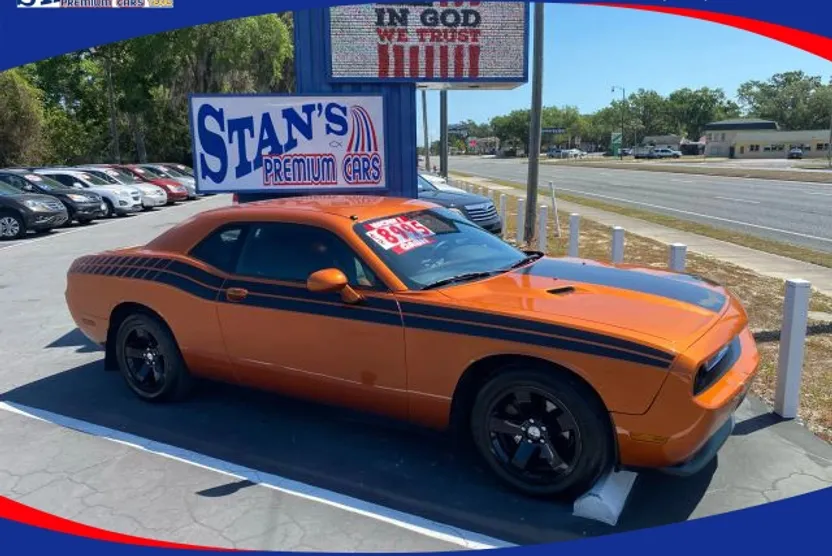 2011 Dodge Challenger photo 1