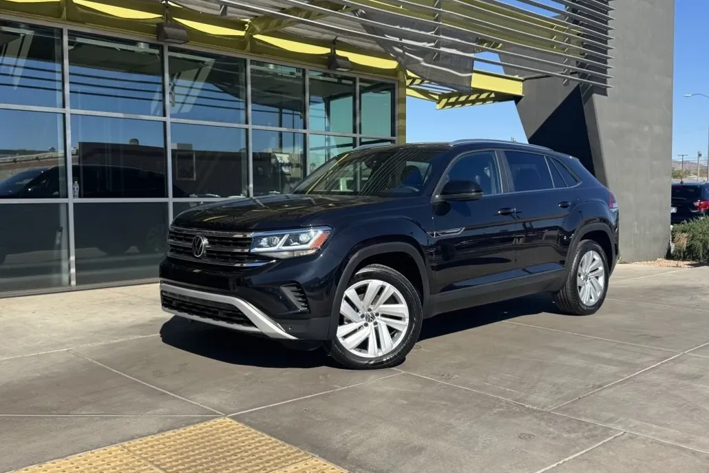 2023 Volkswagen Atlas Cross Sport SE Technology photo 1