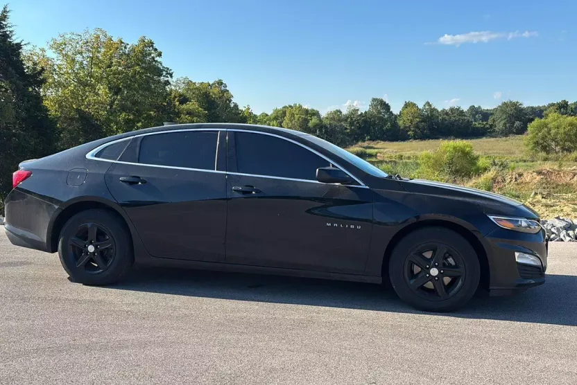 2020 Chevrolet Malibu LS photo 1
