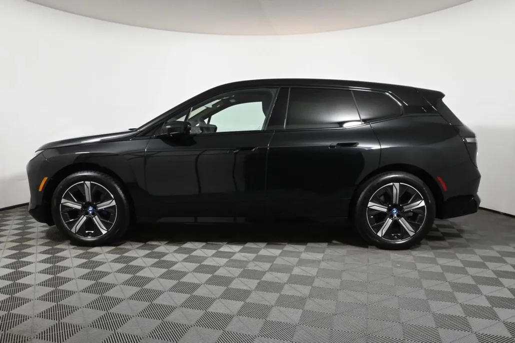 2025 Bmw iX photo 1