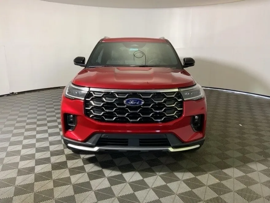 2025 Ford Explorer Platinum photo 1