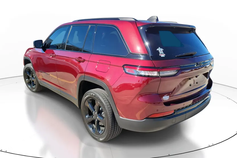 2022 Jeep Grand Cherokee Altitude photo 1