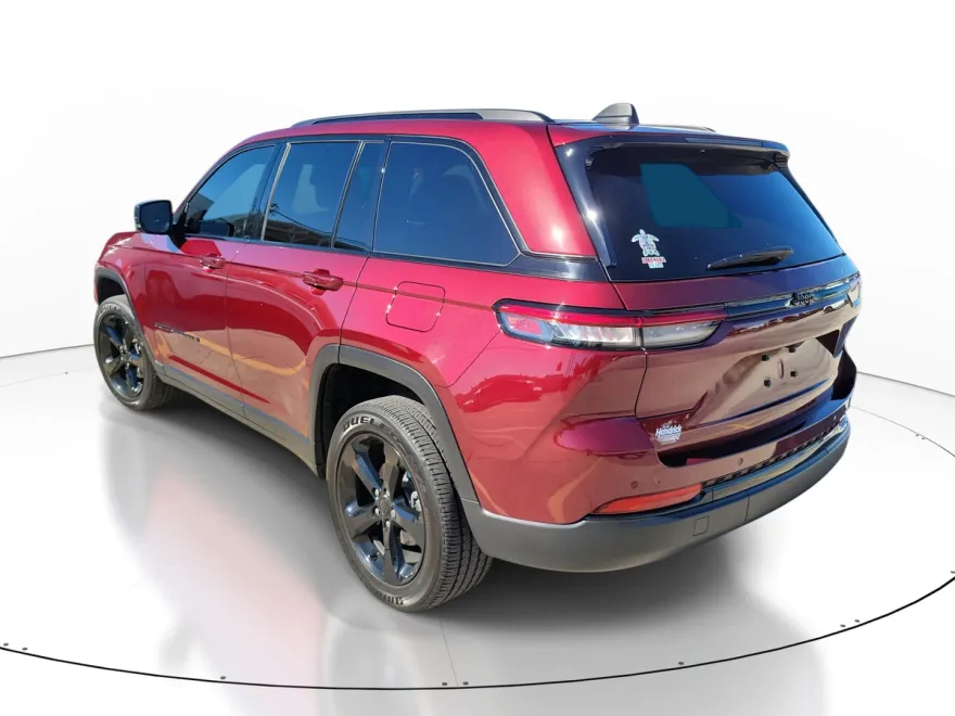 2022 Jeep Grand Cherokee Altitude photo 1