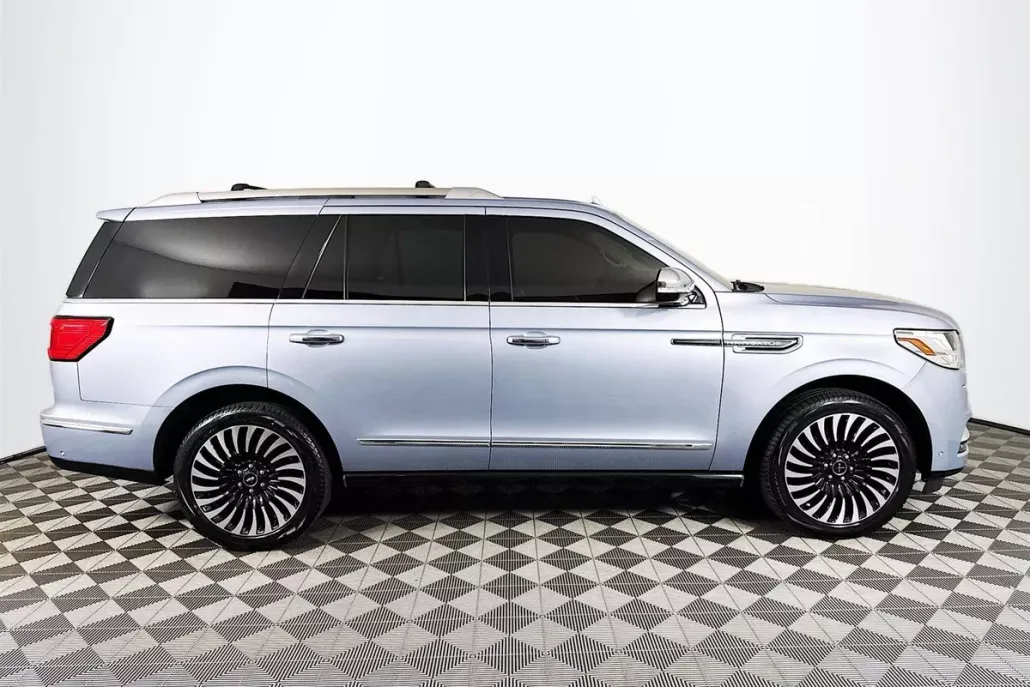 2019 Lincoln Navigator Black Label photo 1