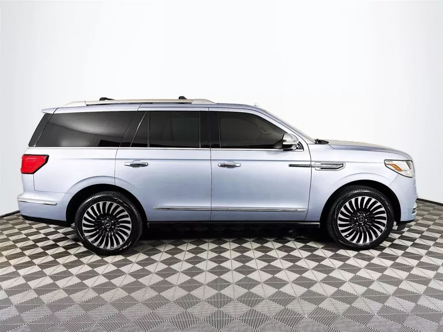 2019 Lincoln Navigator Black Label photo 1