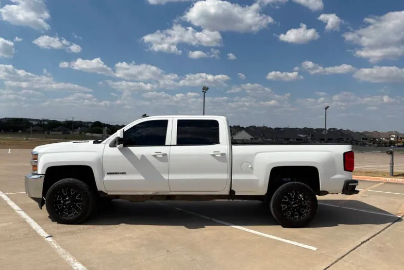 2016 Chevrolet Silverado 2500HD LT photo 1