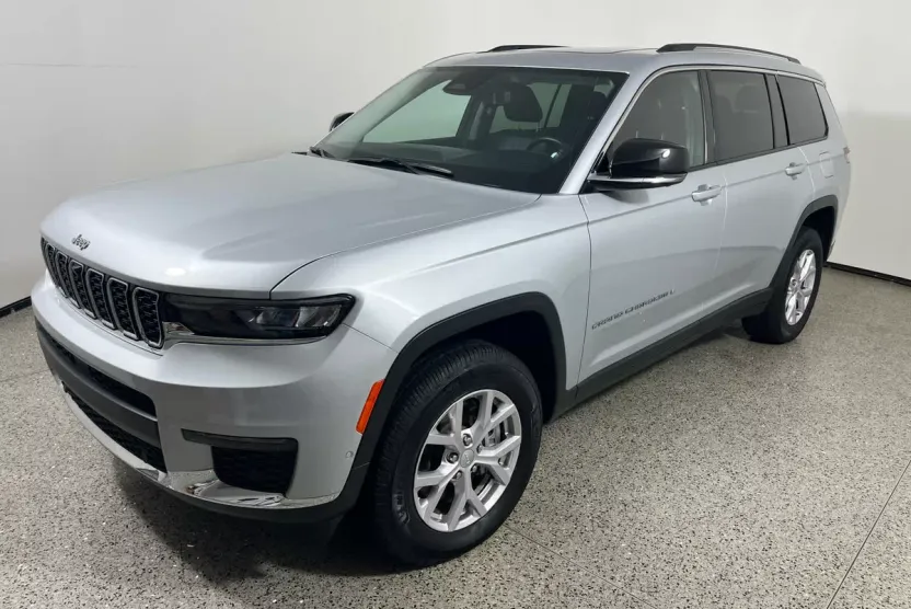 2022 Jeep Grand Cherokee Limited photo 1