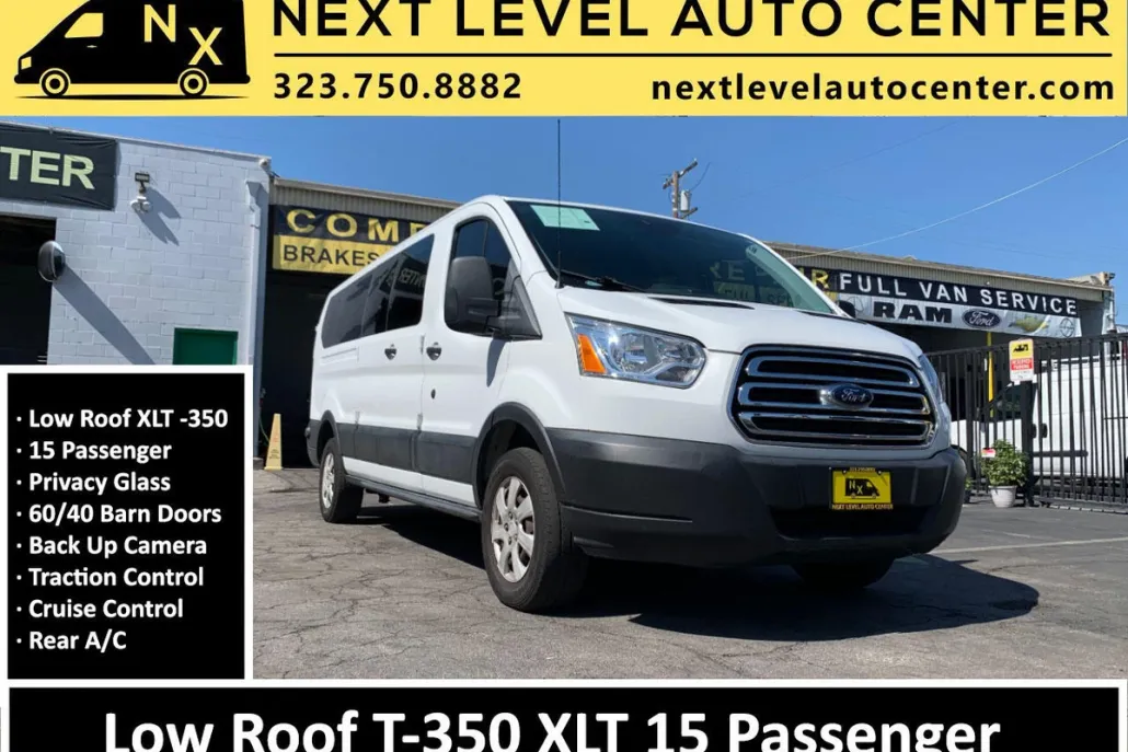 2019 Ford Transit Passenger XLT photo 1