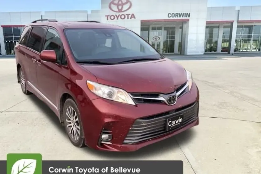 2018 Toyota Sienna XLE Limited Premium photo 1
