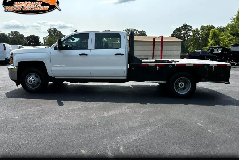 2017 Chevrolet Silverado 3500HD photo 1