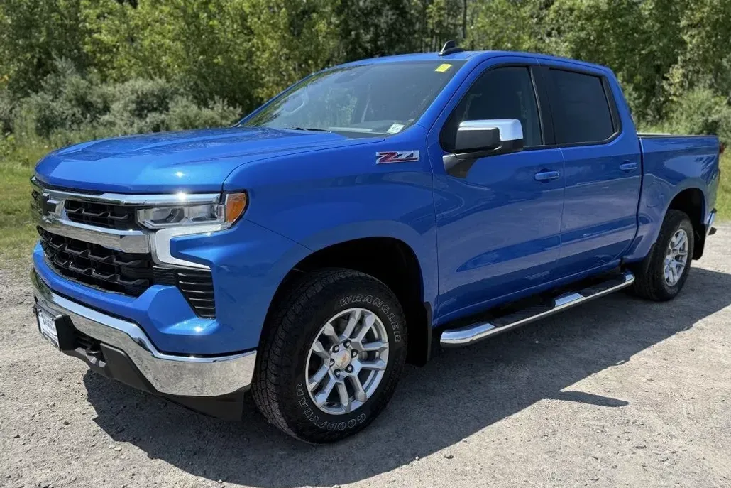 2026 Chevrolet Silverado 1500 LT photo 1