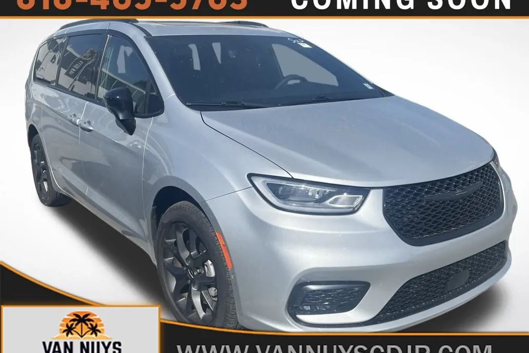 2024 Chrysler Pacifica Limited photo 1