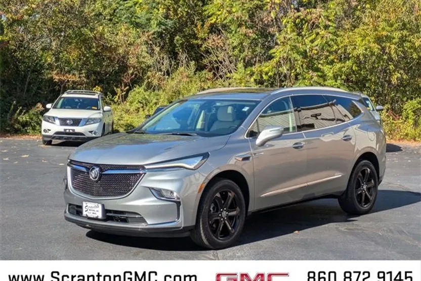 2023 Buick Enclave Essence photo 1