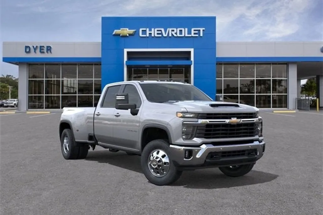 2026 Chevrolet Silverado 3500HD LT photo 1