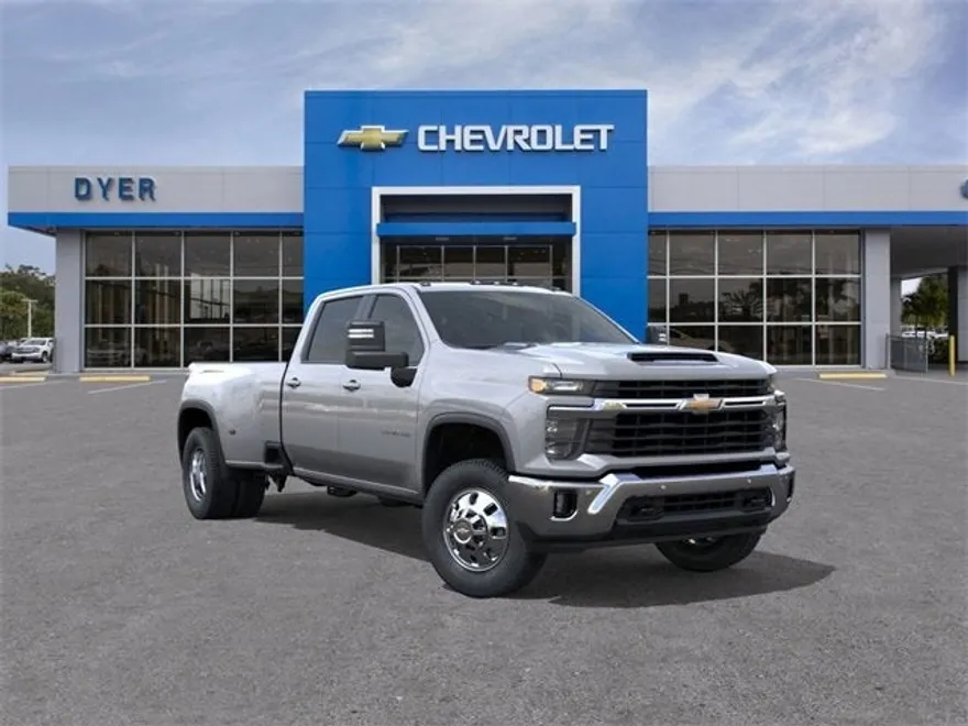 2026 Chevrolet Silverado 3500HD LT photo 1