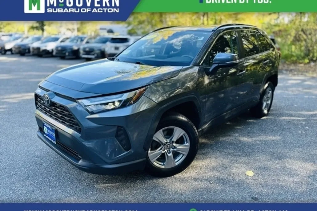 2022 Toyota RAV4 XLE photo 1