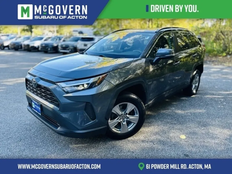 2022 Toyota RAV4 XLE photo 1