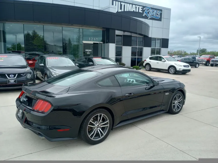 2015 Ford Mustang GT Premium photo 1