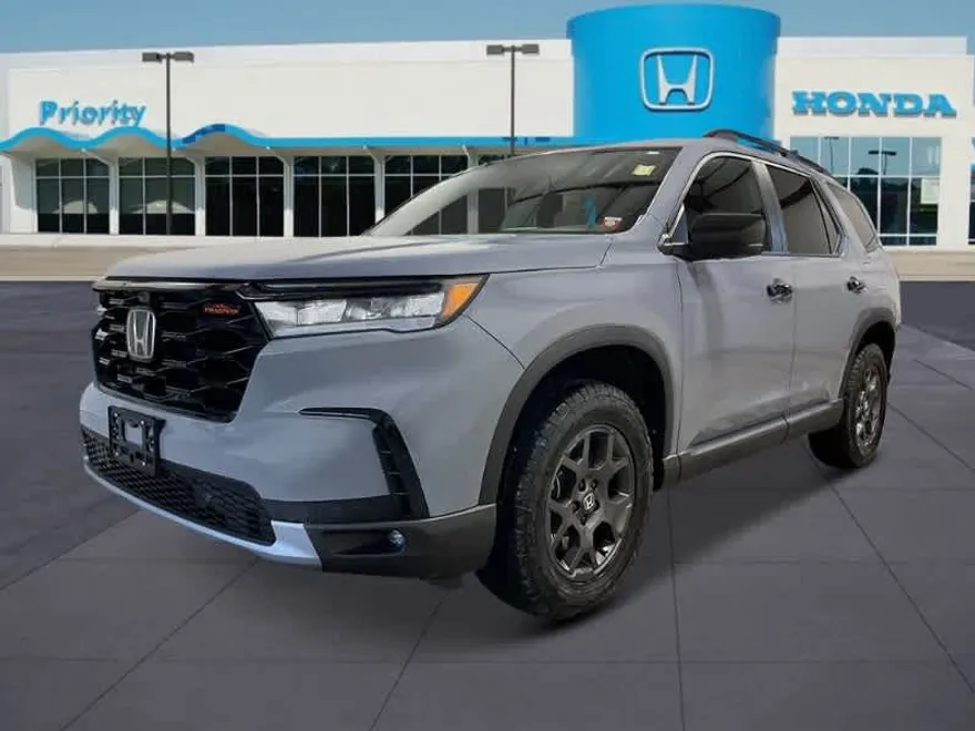 2025 Honda Pilot TrailSport photo 1
