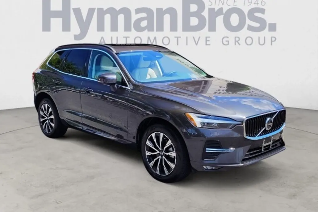 2023 Volvo XC60 Core photo 1