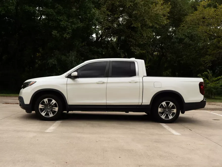 2017 Honda Ridgeline RTL photo 1