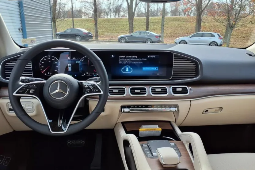 2025 Mercedes Benz GLE 450e 4MATIC photo 1