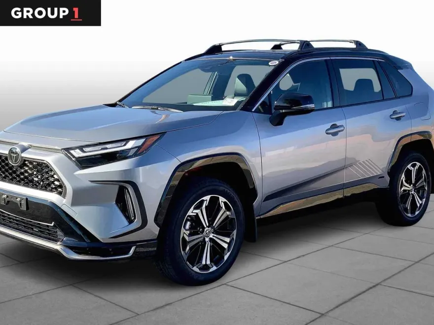 2025 Toyota RAV4 Hybrid XSE photo 1